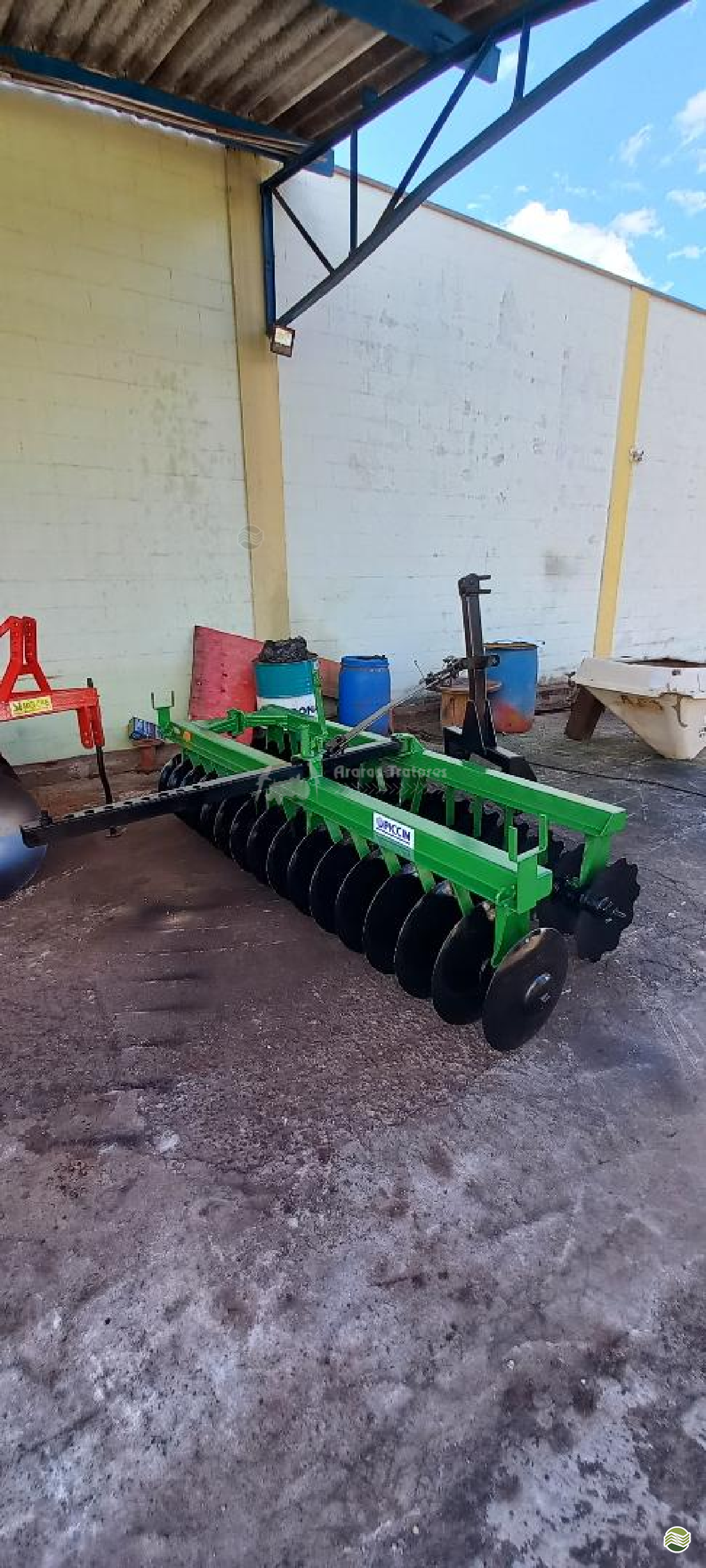 IMPLEMENTOS AGRICOLAS GRADE NIVELADORA NIVELADORA 32 DISCOS Araras Tratores ARARAS SÃO PAULO SP